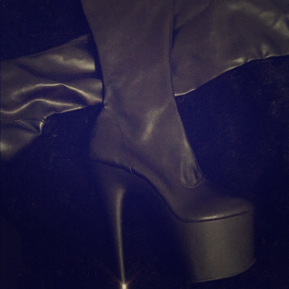 Black thigh high stilettos!♡